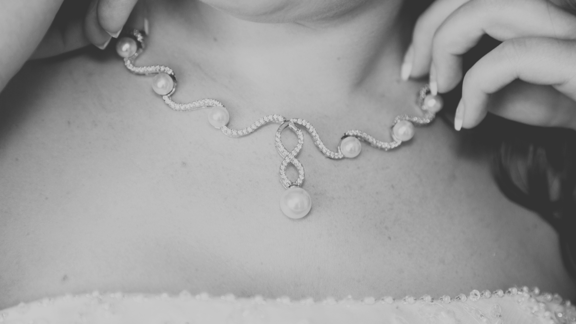 Necklaces & Pendants