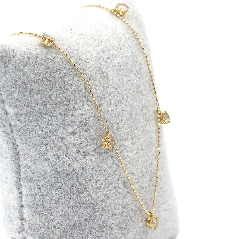 Floating diamond neckale