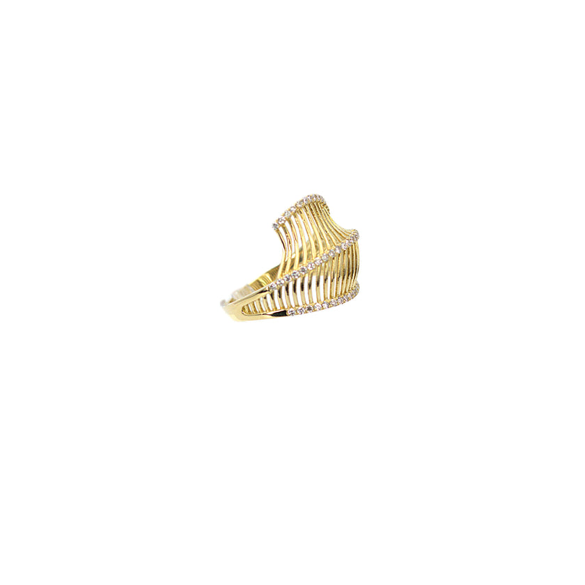 Yellow Gold Ribbed Diamond Ring