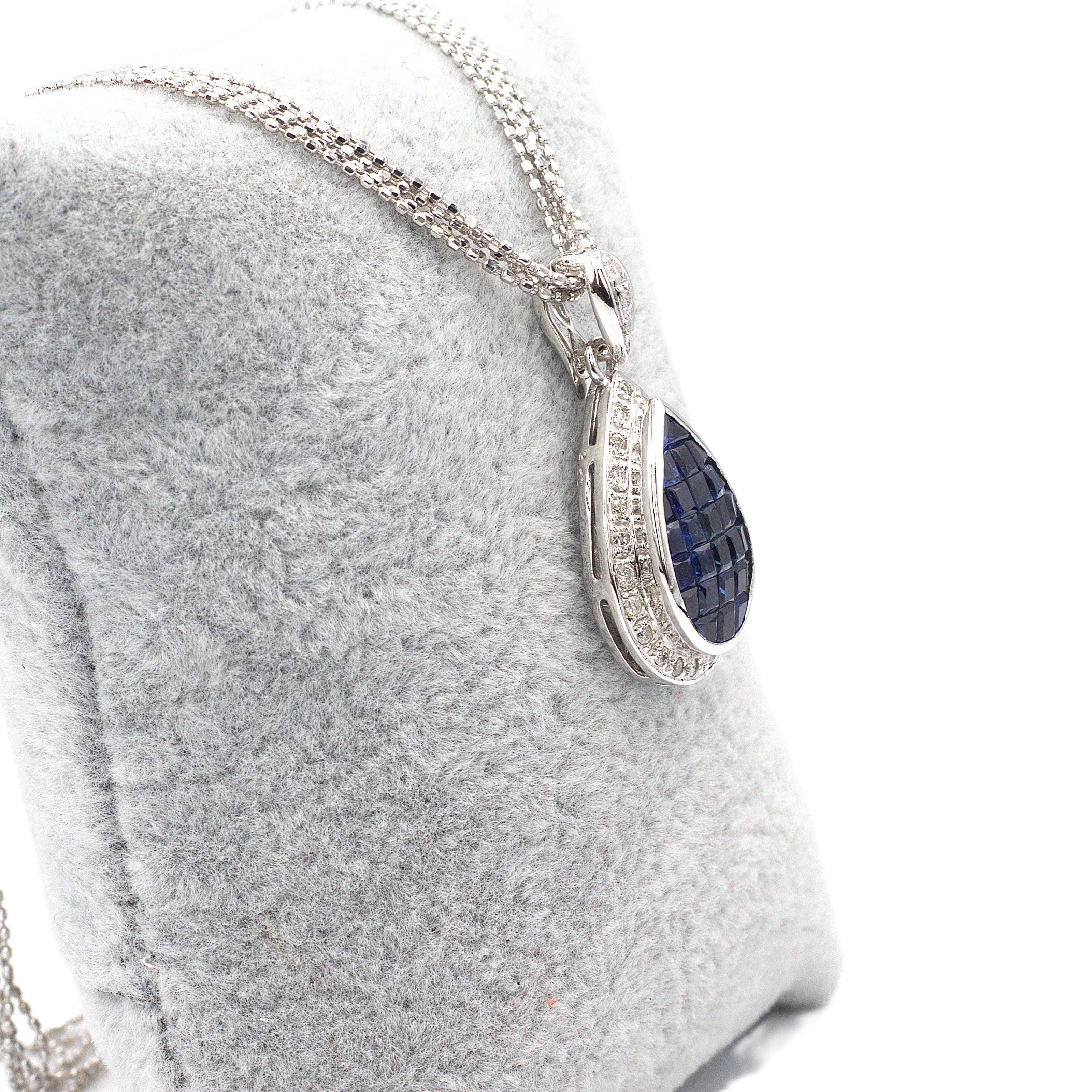 Blue sapphire & Diamond Necklace